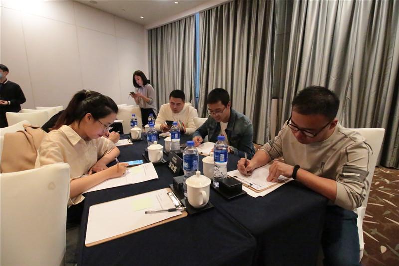 2020现代第七代伊兰特白色,小米社区新品季