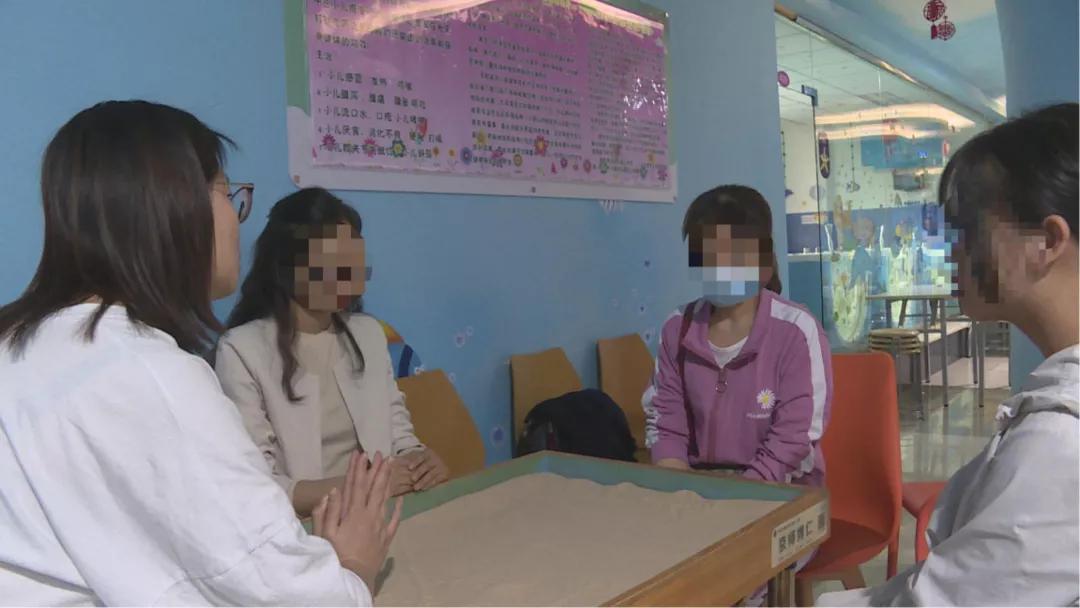 榜样在身边宣传模板,榜样在身边文章