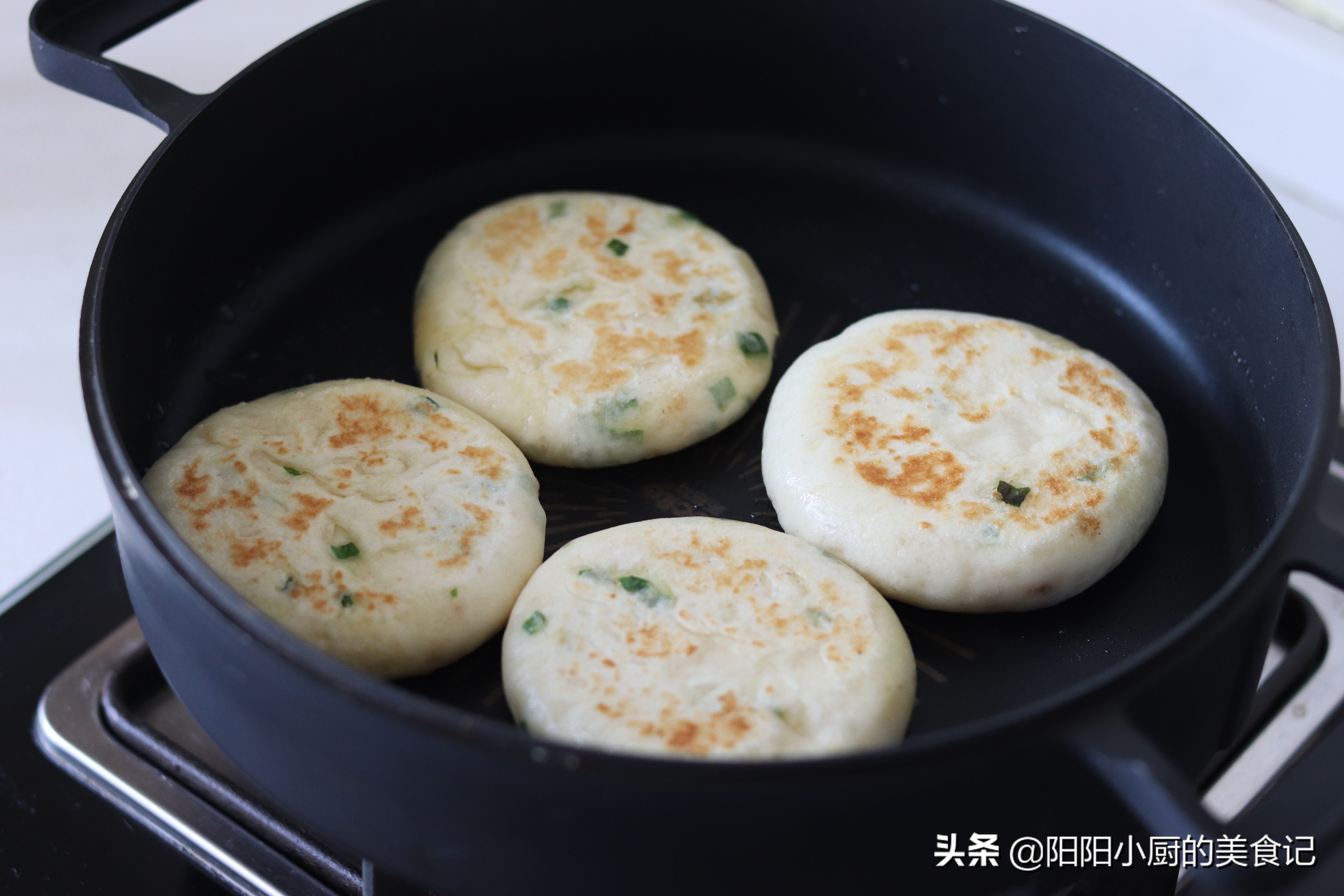 葱油千层饼制作方法,葱油千层饼做法微波炉