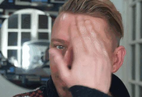 干皮爱出油是什么皮肤,脸上出油而且好多死皮