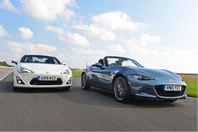 《头文字D》们的不留神,埋下「汽车观」里的“中二魂”