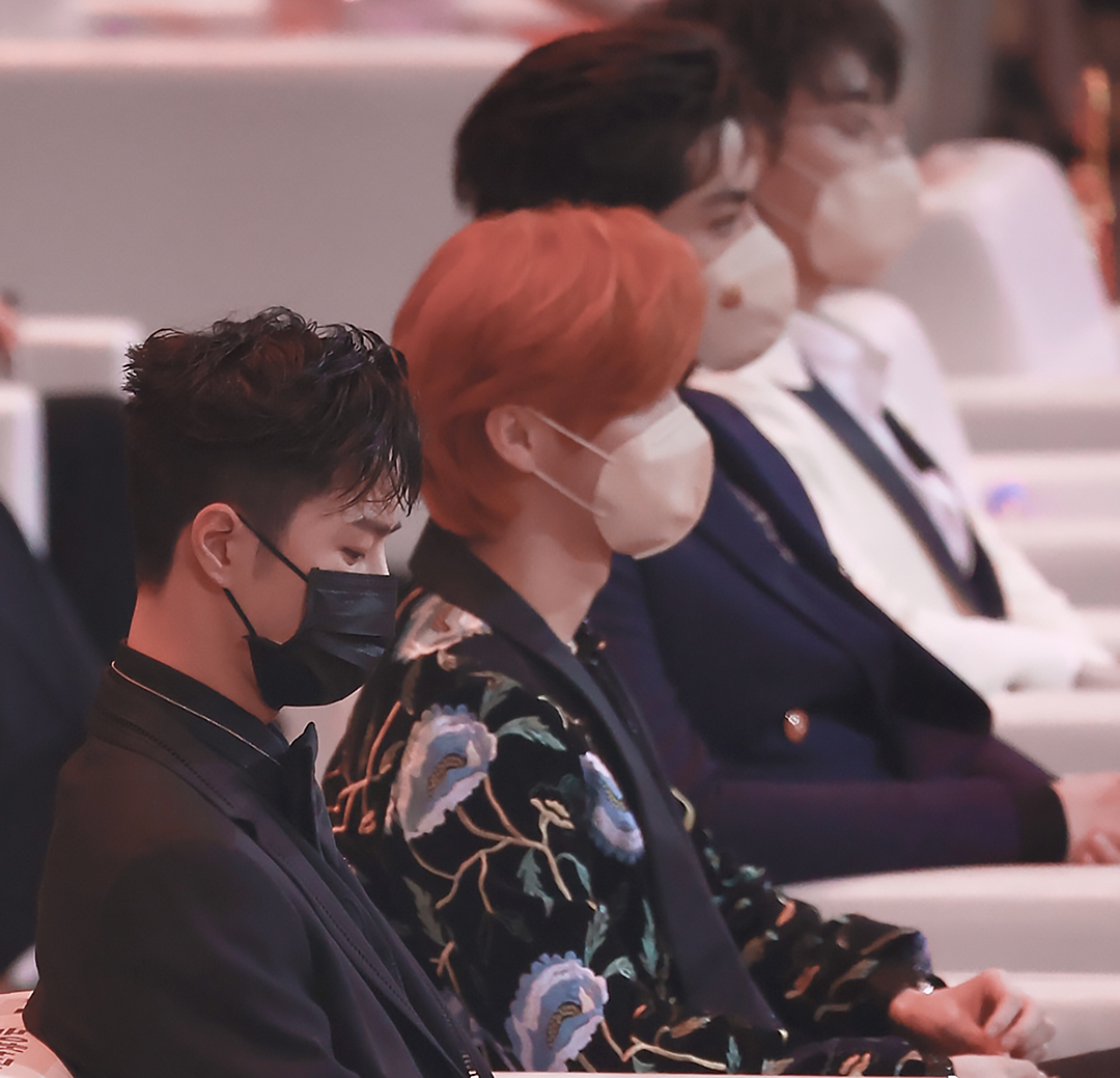 张艺兴现场一打二,张艺兴打歌全部视频