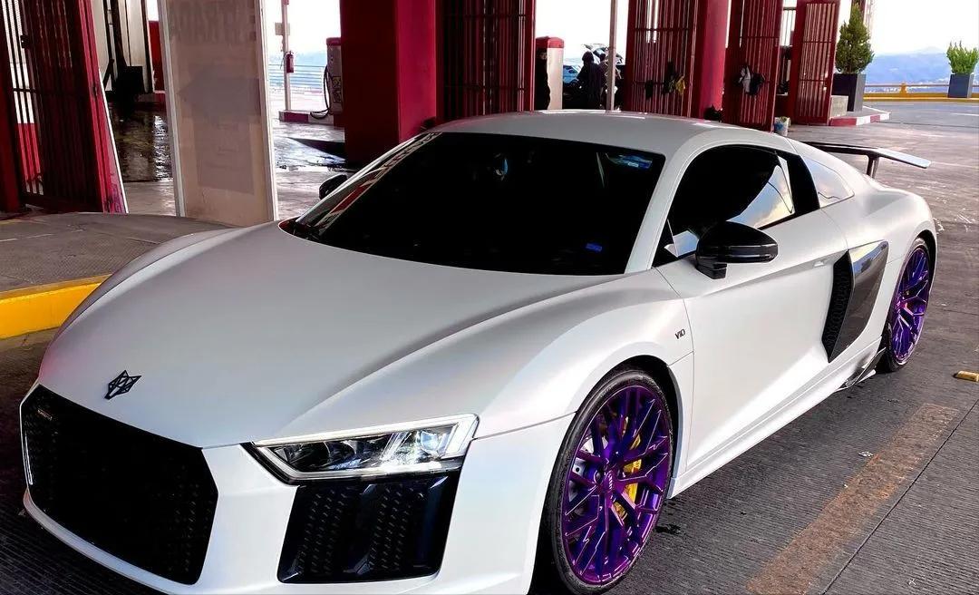 奥迪r8碳纤维车体,碳纤维奥迪r8