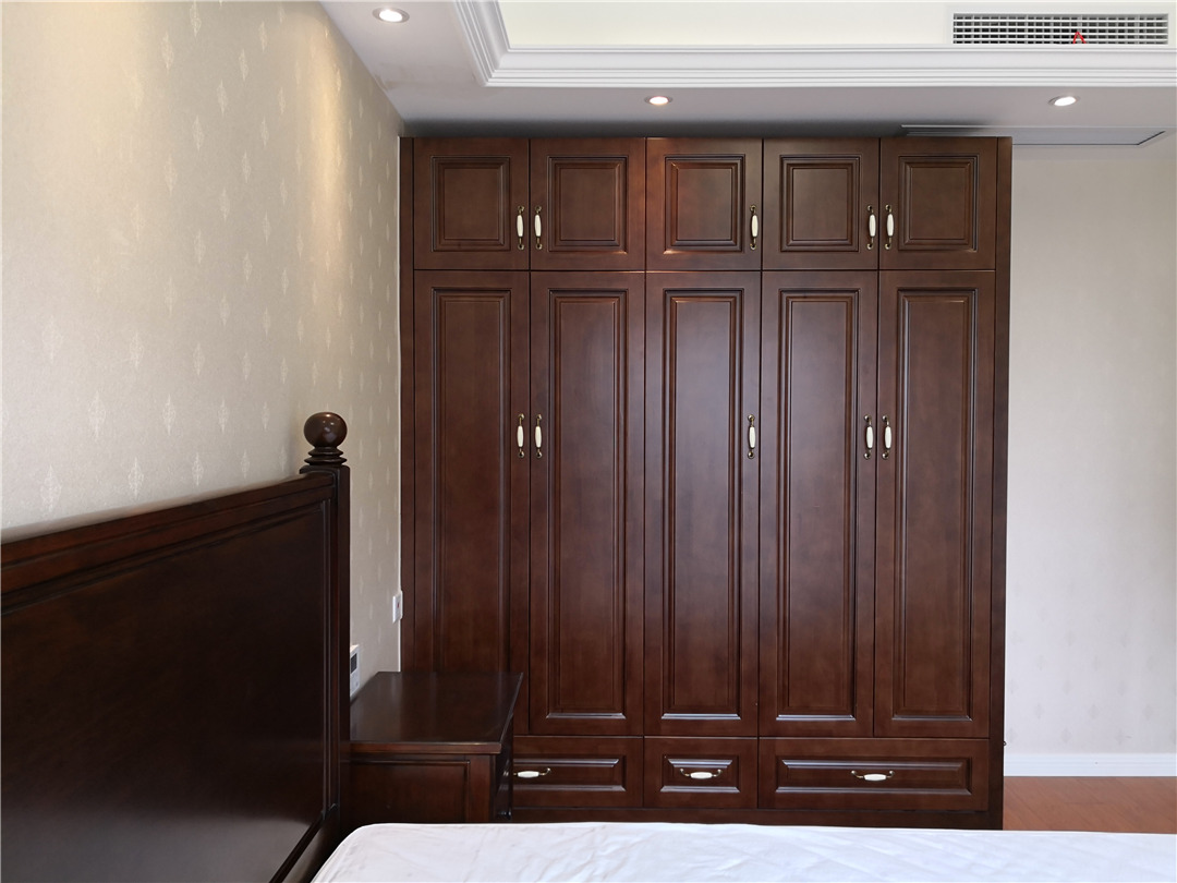 省钱又实用简易衣柜,铝框架衣柜柜门省钱