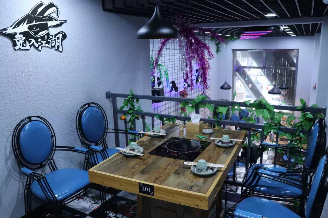 怎么可以吃兔兔？因为你没遇见它，千元水晶锅、5D餐桌让你炫目！