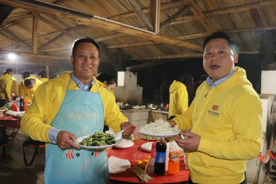 激情成就梦想汗水铸就成功,激情成就梦想团队铸就辉煌前言