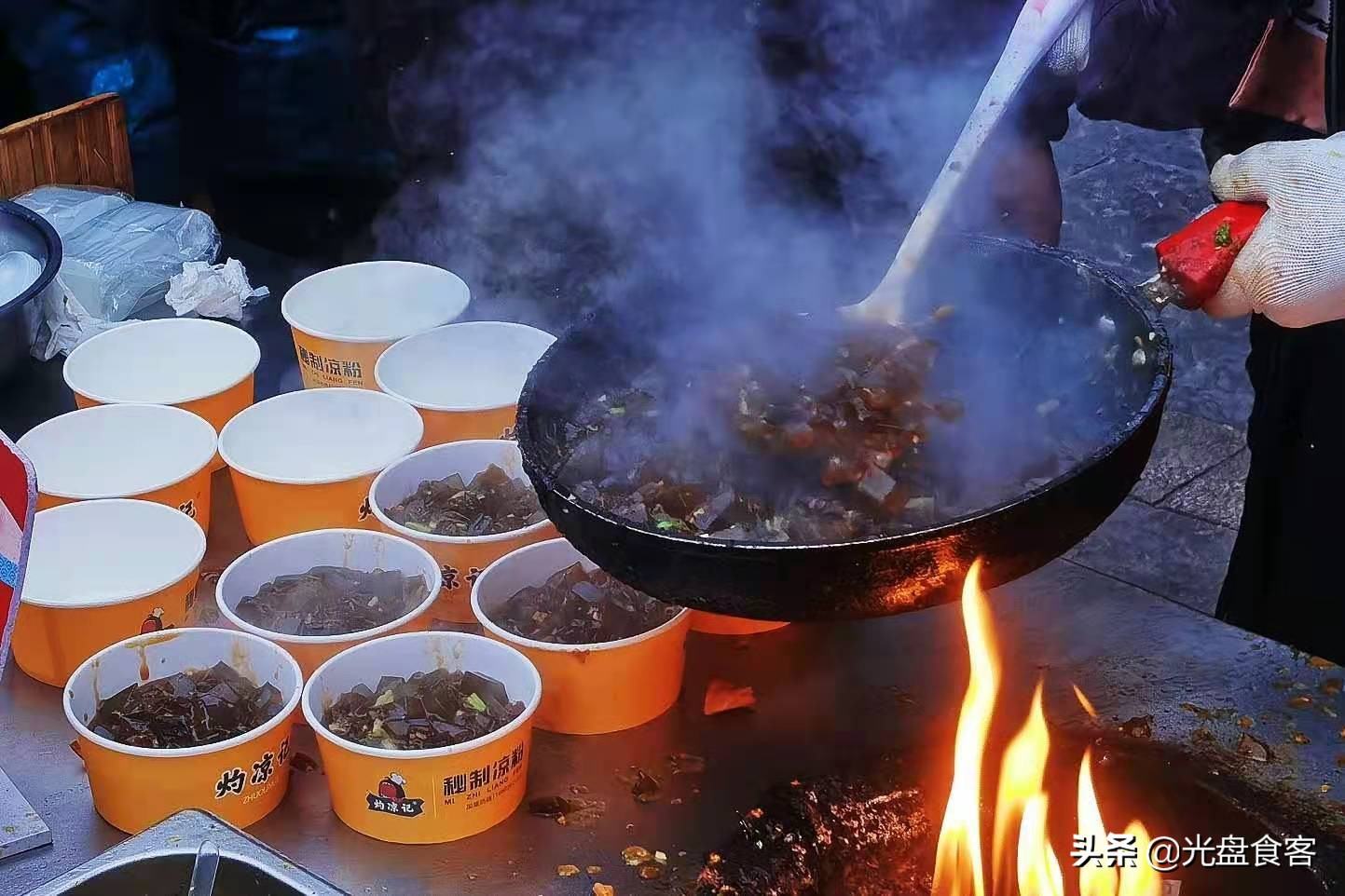 凉粉卖多少钱一份合适,卖凉粉一碗3块利润有多少