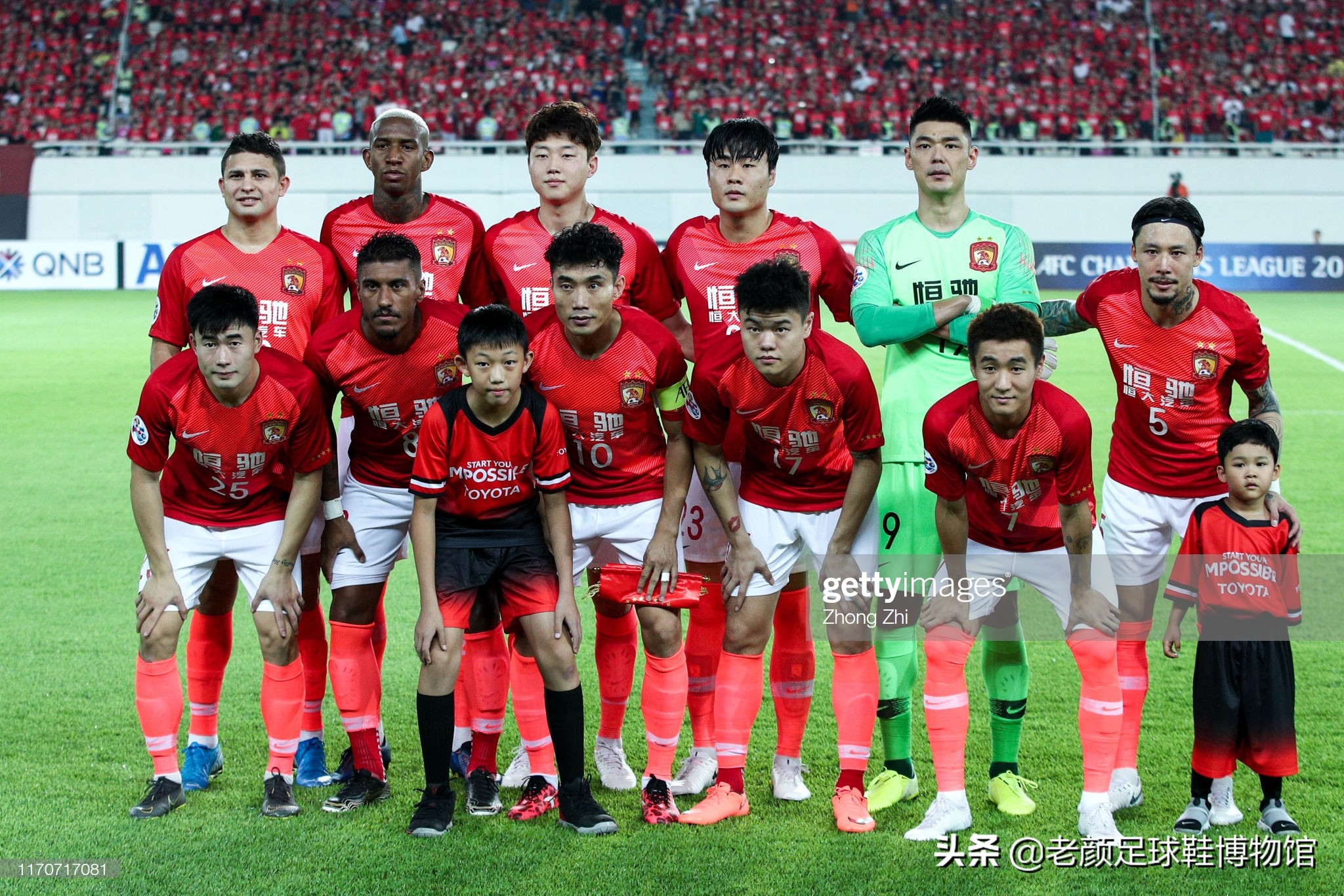 安踏李宁为什么不做钉鞋,中国李宁足球鞋