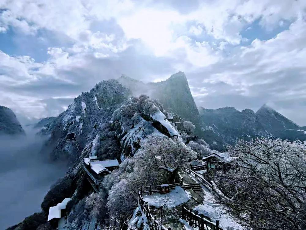 来华山欢喜过元宵上北峰一起乐开怀