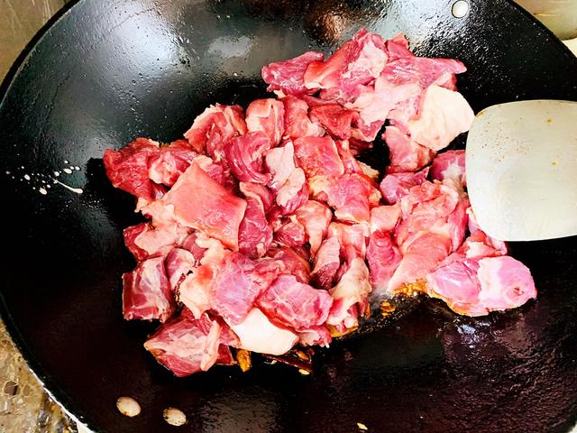 牛腩米粉最正宗的做法,麻辣牛肉米粉汤做法