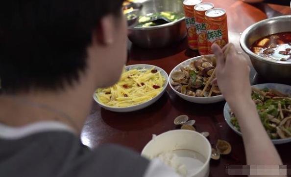 rng和ig的团战集锦,rng伙食有多好