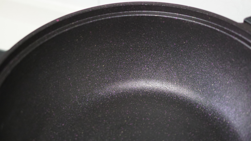 英国帝伯朗钛钻不粘锅,做一桌好菜,只需要这一口锅