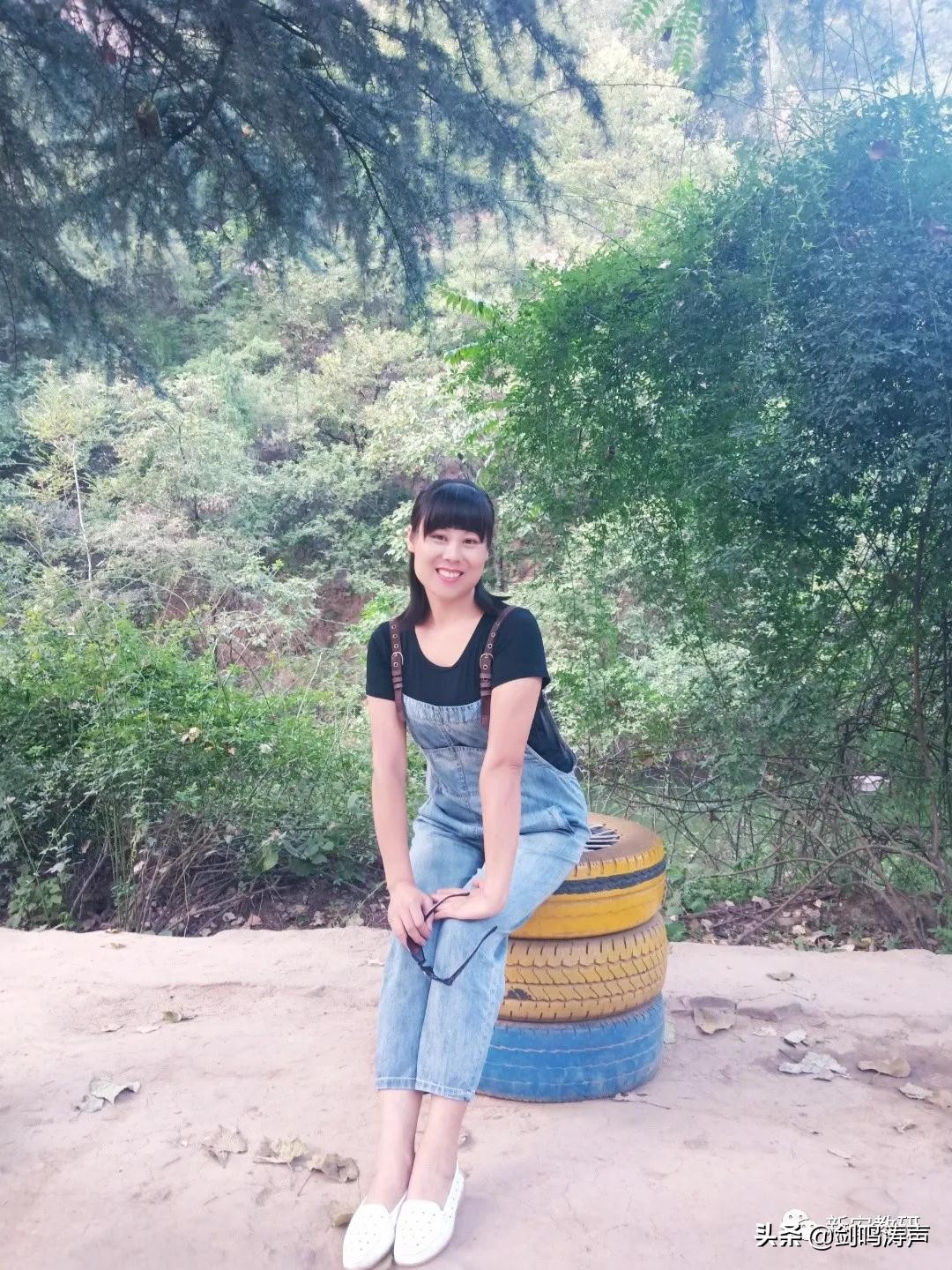 美如锦，灿若霞——记新安县紫苑小学音乐教师张若霞