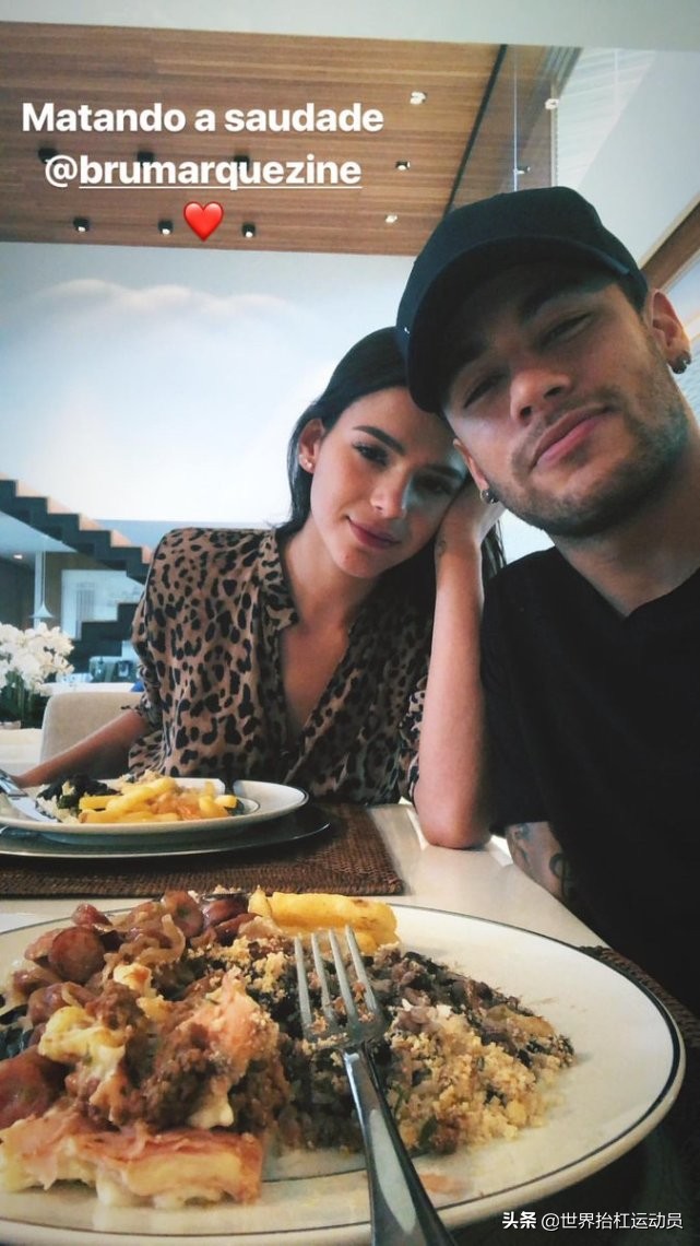 盘点足球各个球星的女友,足坛十大球星的女友