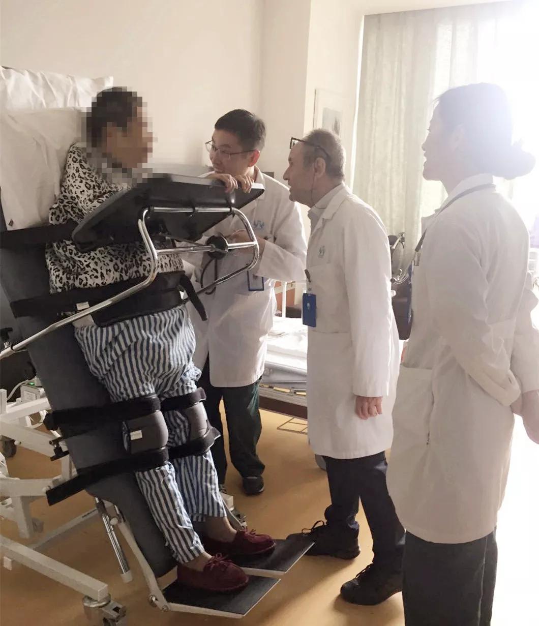 脑出血康复一年后的感言,脑出血康复者恢复正常回归社会