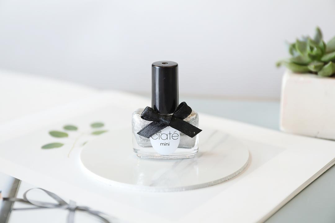 美甲小白建议买什么颜色的指甲油,好看百搭指甲油推荐