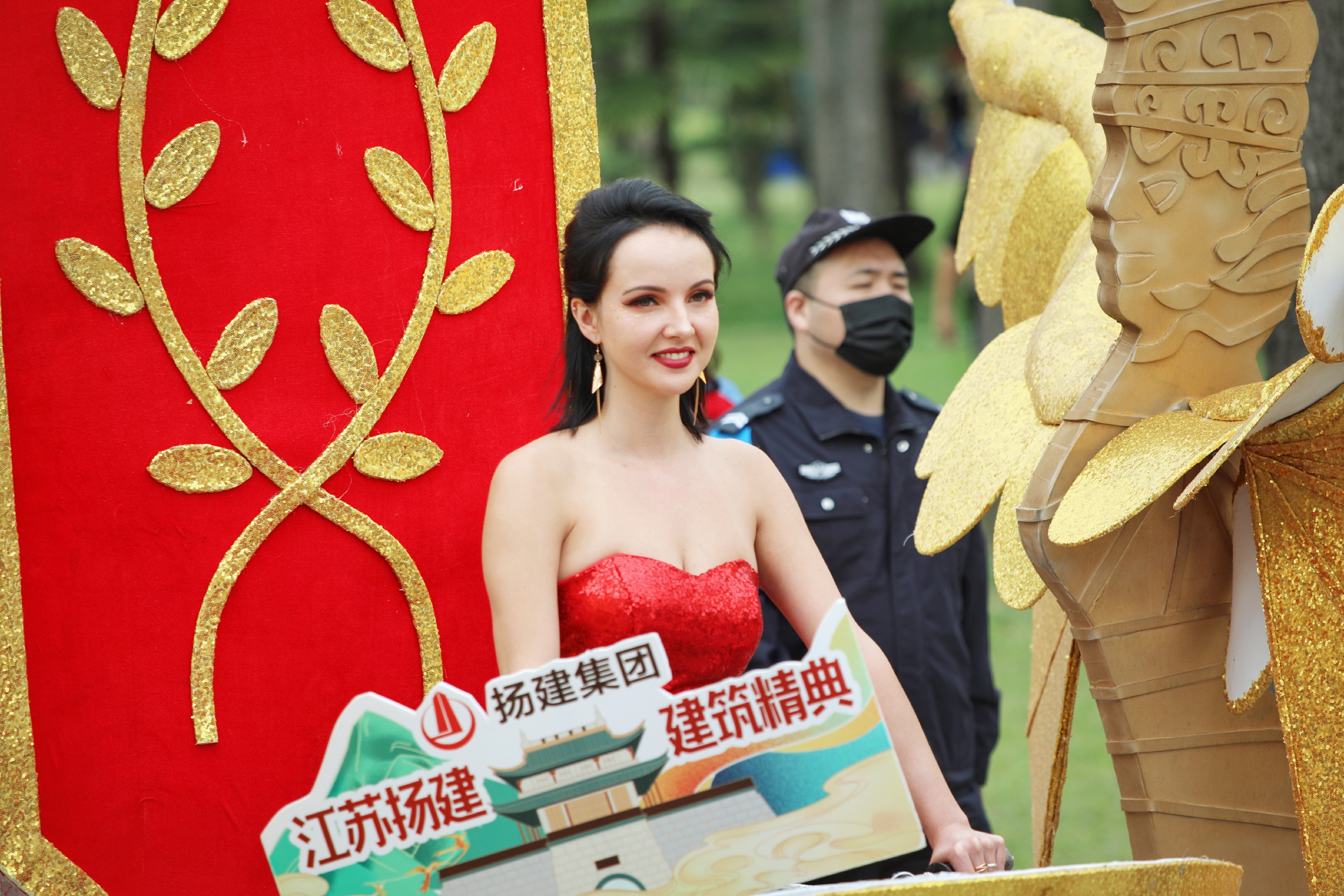 带有扬州两个字的扬州网红打卡地 (扬州打卡网红地大明寺)