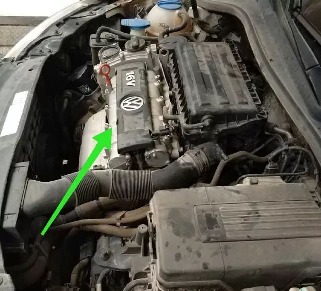 大众cc4万公里机油灯亮了,4000公里机油灯亮了是烧多少机油