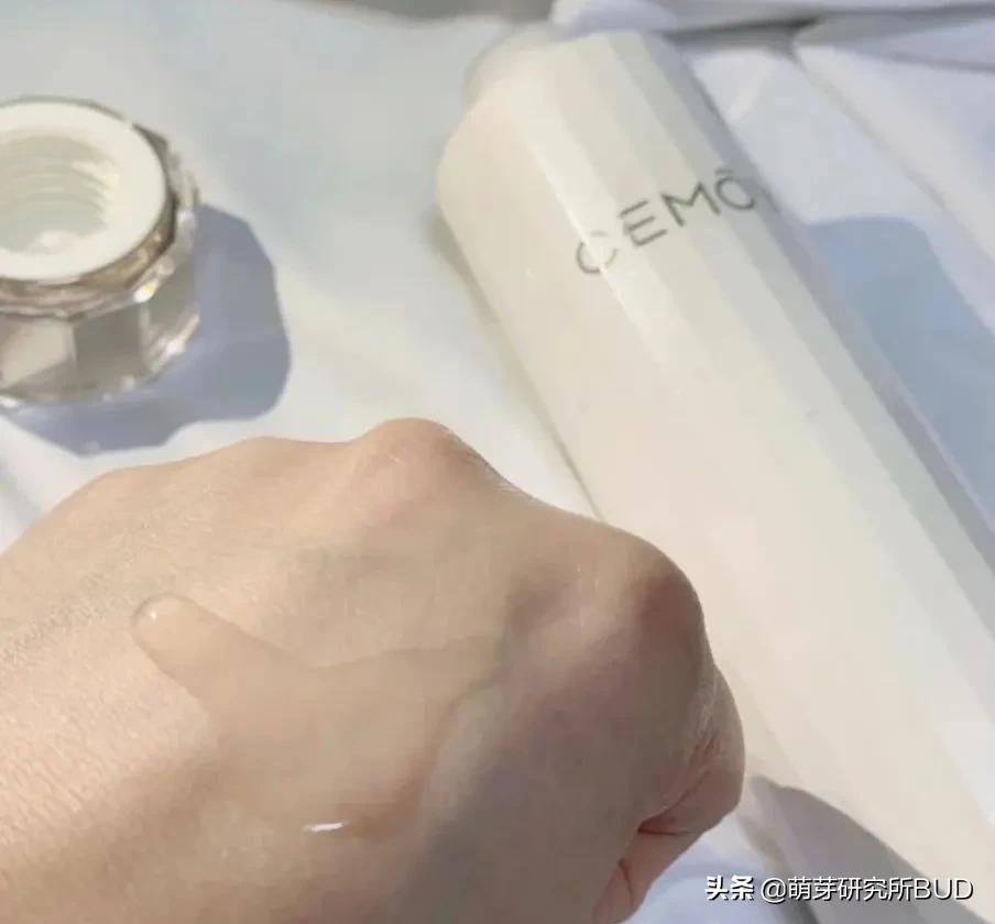 护肤水乳清爽防过敏大牌,护肤保湿水乳平价推荐女生