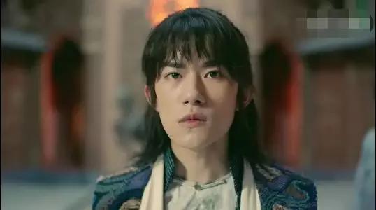 热血同行易烊千玺黄子韬,热血同行里黄子韬报仇发型照片