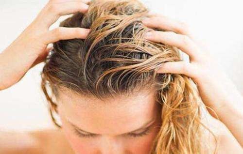 淘米水洗头发的正确方法和视频,淘米水洗头发的正确方法加陈皮