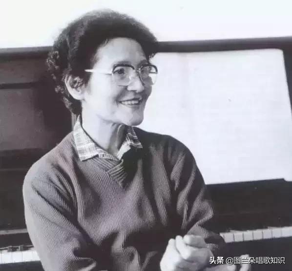 听金铁霖、阎维文、戴玉强、邹文琴、廖昌永等名师阐述怎样唱歌？