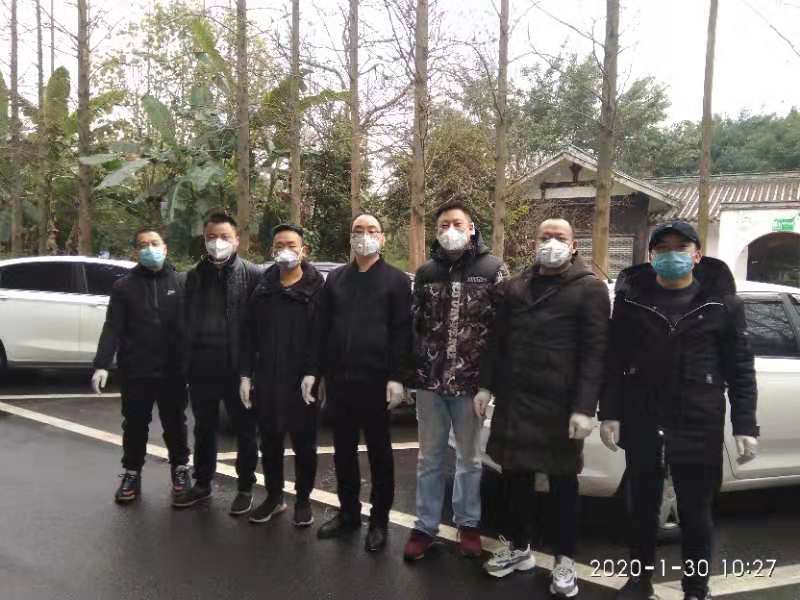 车轮上的防疫战：24小时，乐山滴滴师傅建立起车辆免费消毒站点