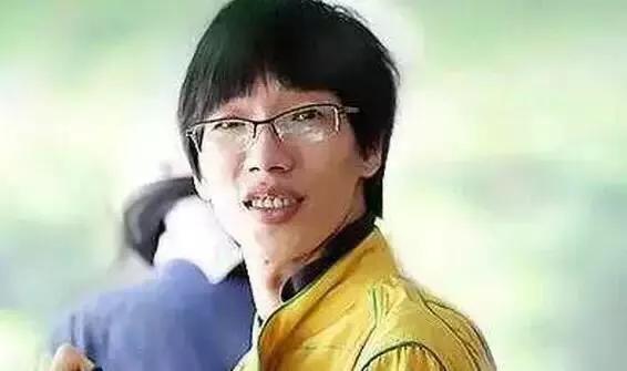 QQ号前十位用户，有一个至今都不知道是谁