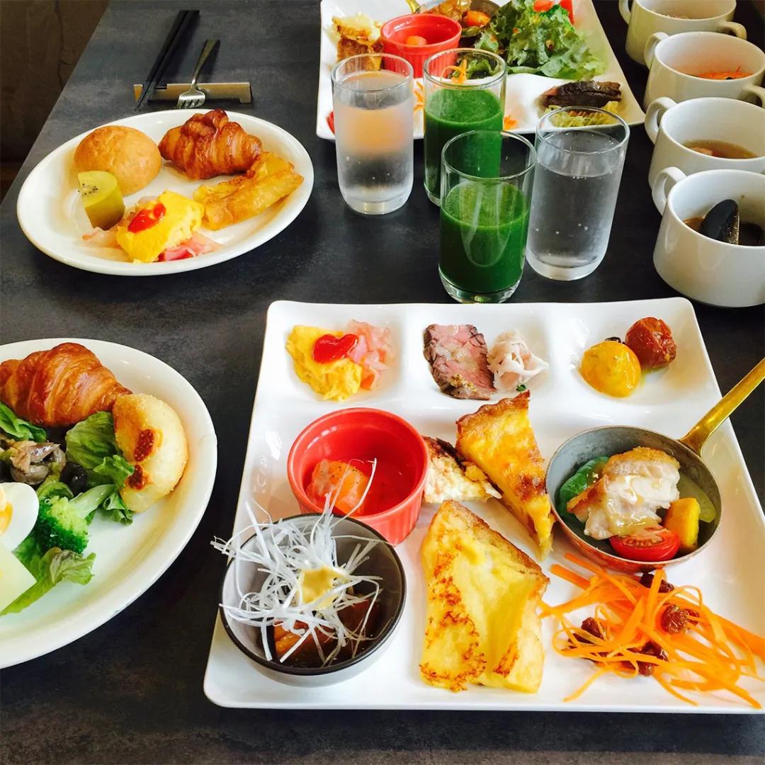 霓虹干饭人，用早餐开启元气满满的一天