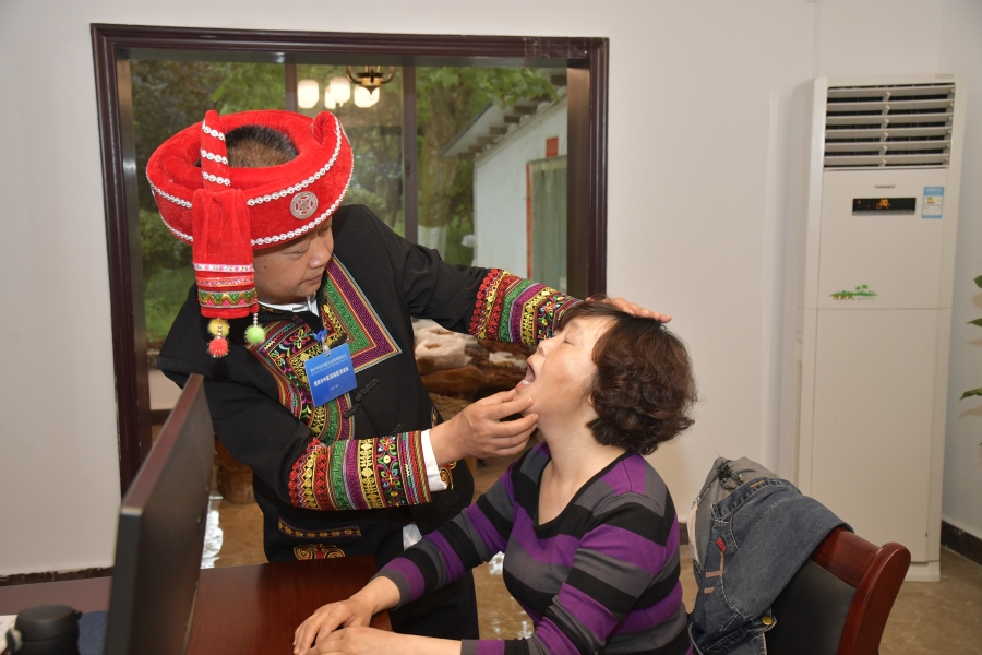 贵阳市中医名医会馆金阳医院对面,观山湖区中医名医会馆针灸科