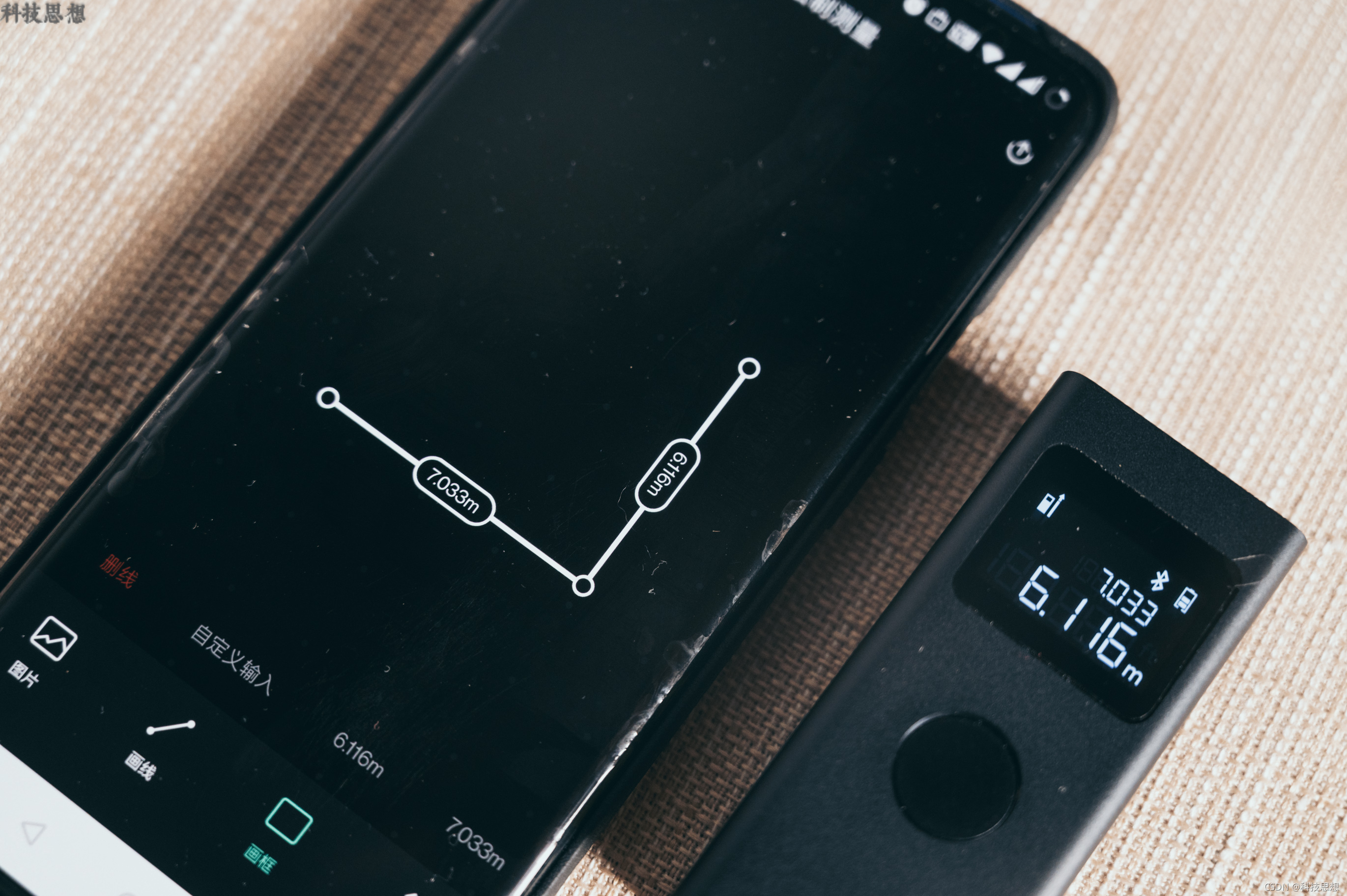 米家智能激光测距仪简单使用评测,米家智能激光测距仪一人就能测量