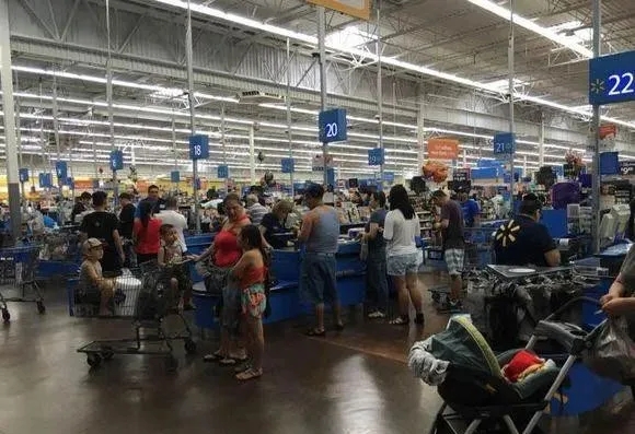 美国中餐馆打hei工的生活，每月收入2万.为好生活远走他乡。