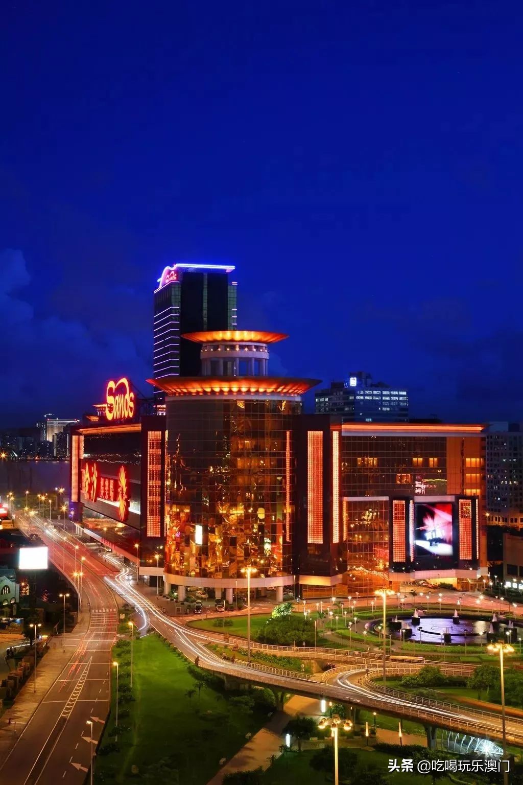 吸引大批游客纷至沓来,金沙在澳门的开业时间