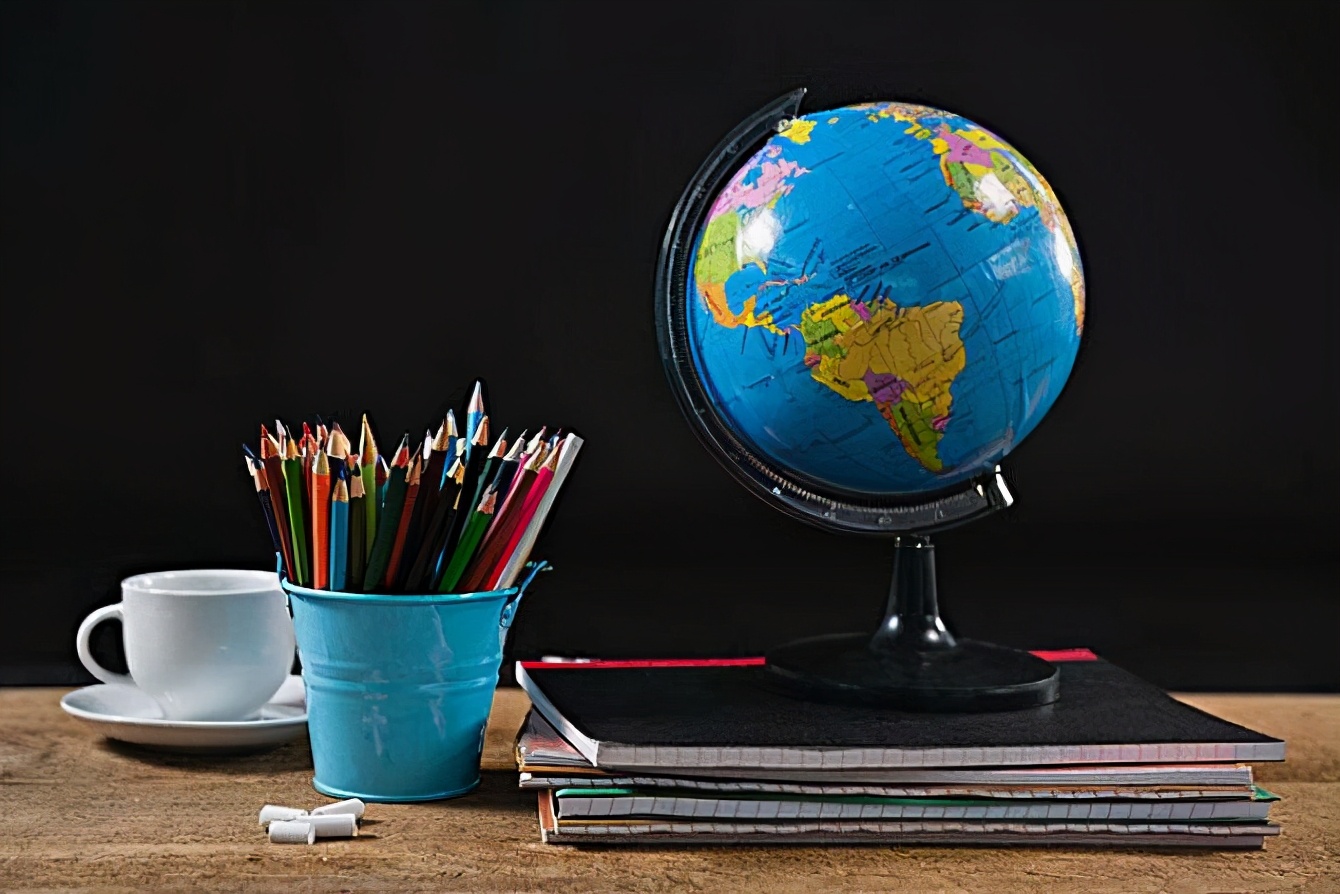 北斗研发AR地球仪，放在手里的“活”地球，足不出户观世界