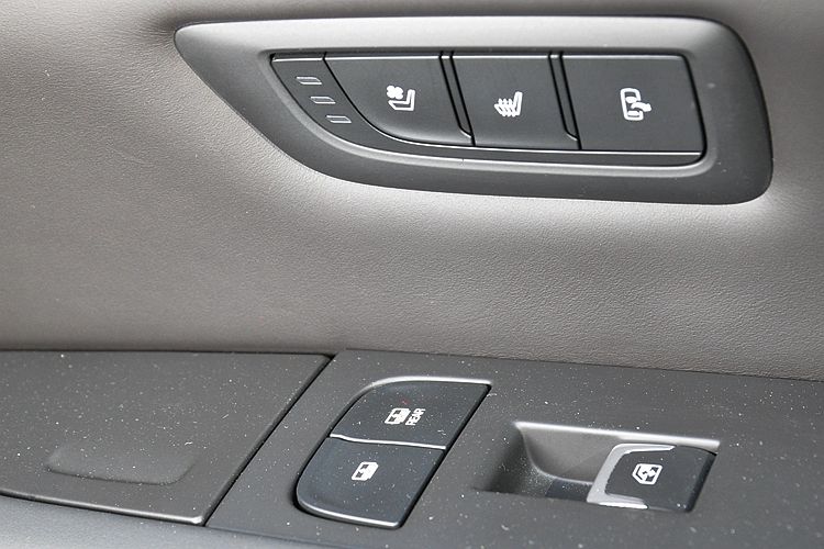 试驾凯迪拉克ct6入门车型,胖哥试驾凯迪拉克ct628t精英