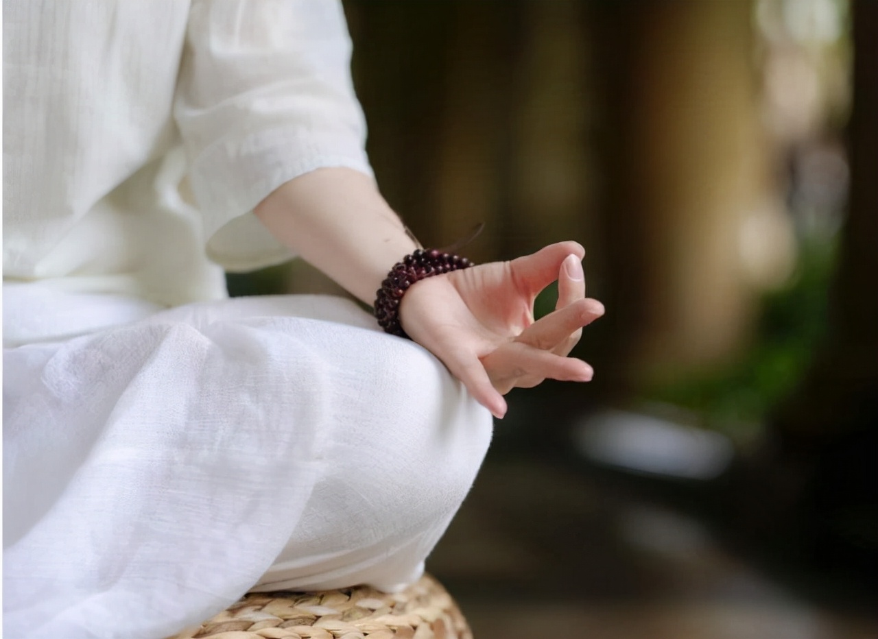 冥想呼吸观想,冥想时要专注于呼吸