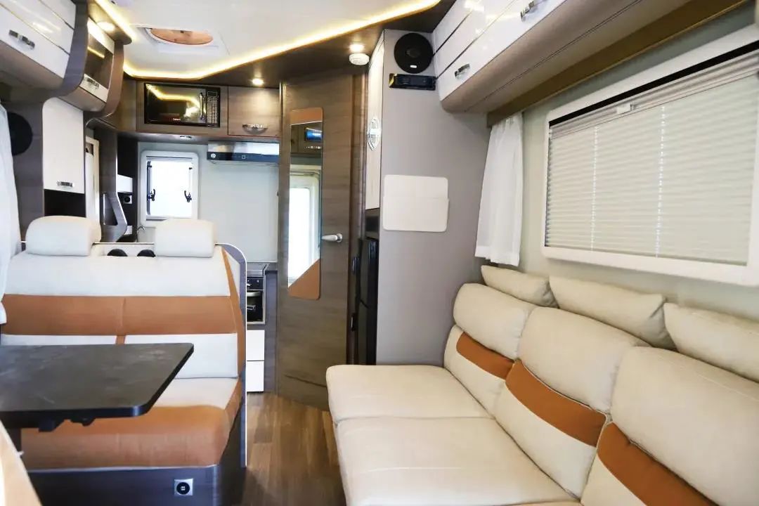 宇通c533旗舰探境版,2023款宇通c533旗舰版