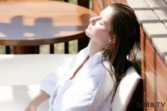 防晒霜好还是隔离霜好,防晒霜和隔离霜哪个更有必要