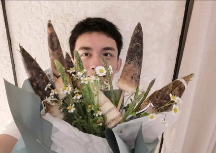 吴磊吃粉丝送的笋,吴磊被粉丝送竹笋