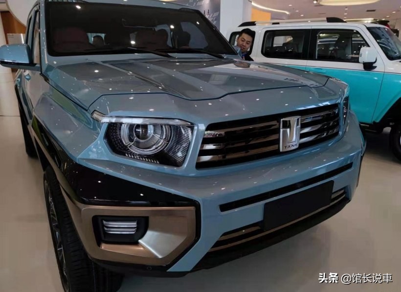 新款坦克700对比酷路泽,酷路泽v85.7和坦克700越野