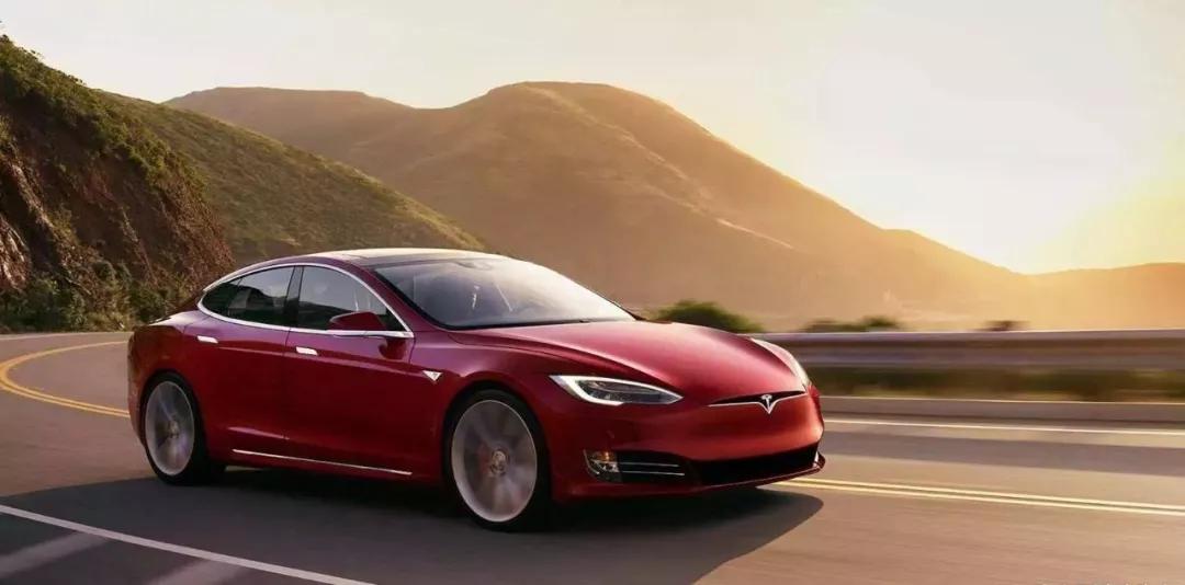 保护原厂车漆还是要贴漆面保护膜,旧车贴保护膜车漆面需不需要处理