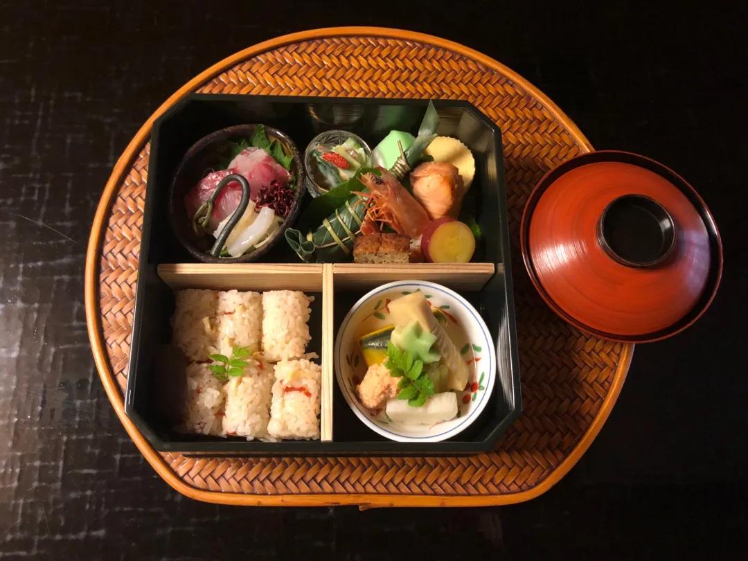 从「出前」、「仕出」到「宅配」，日本外卖经历了怎样的发展？