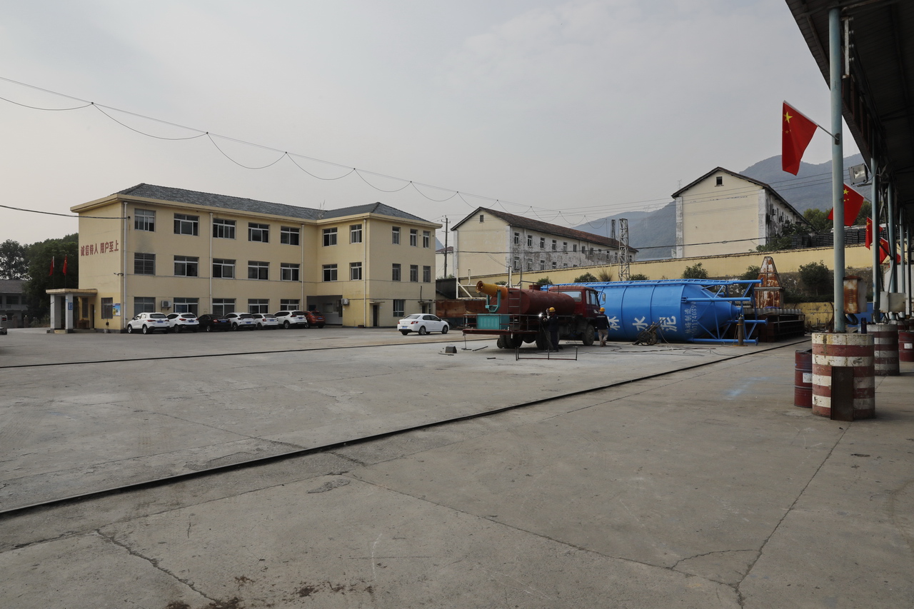 湖北险峰机器厂历史,险峰机器厂简介