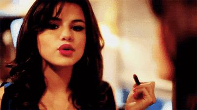 何穗冬天穿衣搭配技巧 (何穗的日常穿搭简单大方又有气质)