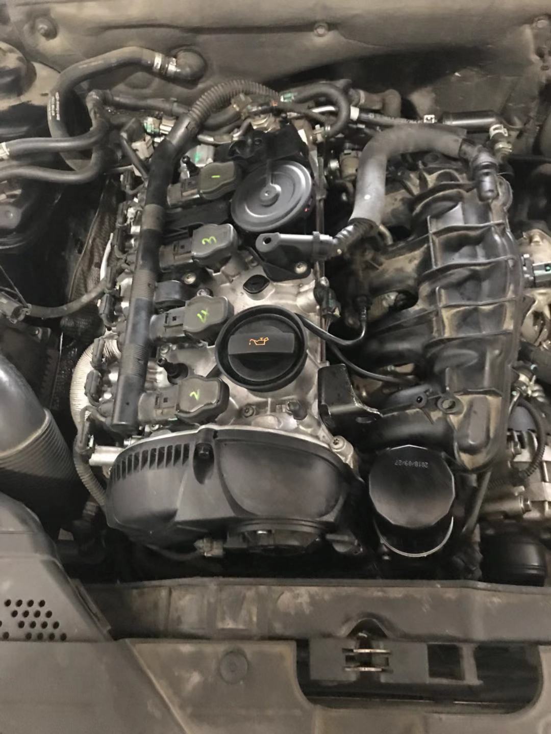 奥迪a4l严重烧机油怎么解决,奥迪a4l缸盖三通刚换过还是漏水