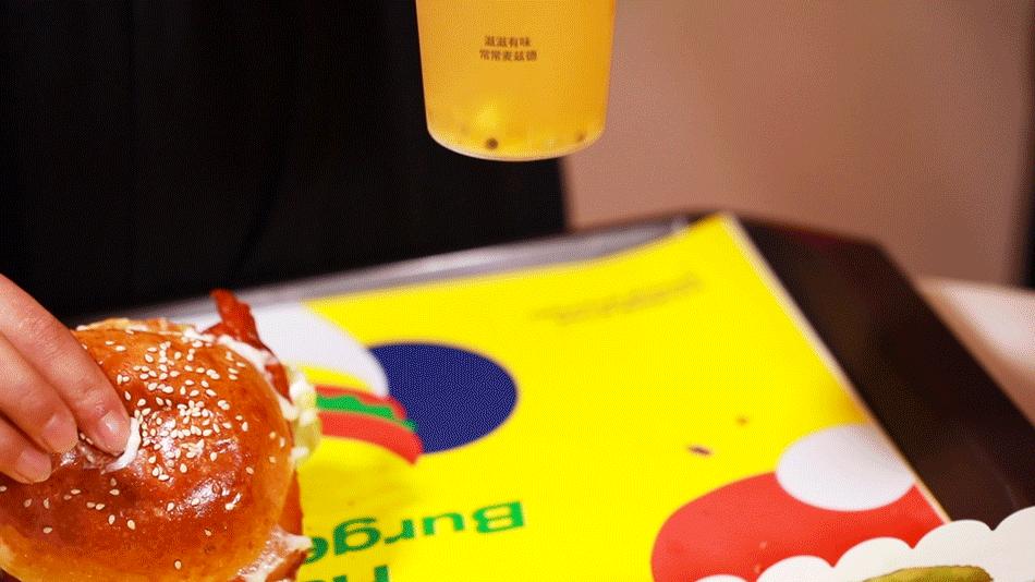 吃过万达金街这家爆火的德式手工汉堡店，满脑子都是再来一次