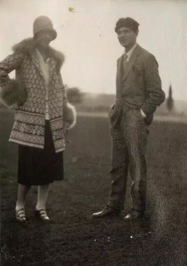 她是美国最富有的女人，却被丈夫冷落，她出轨，首相都为她求情