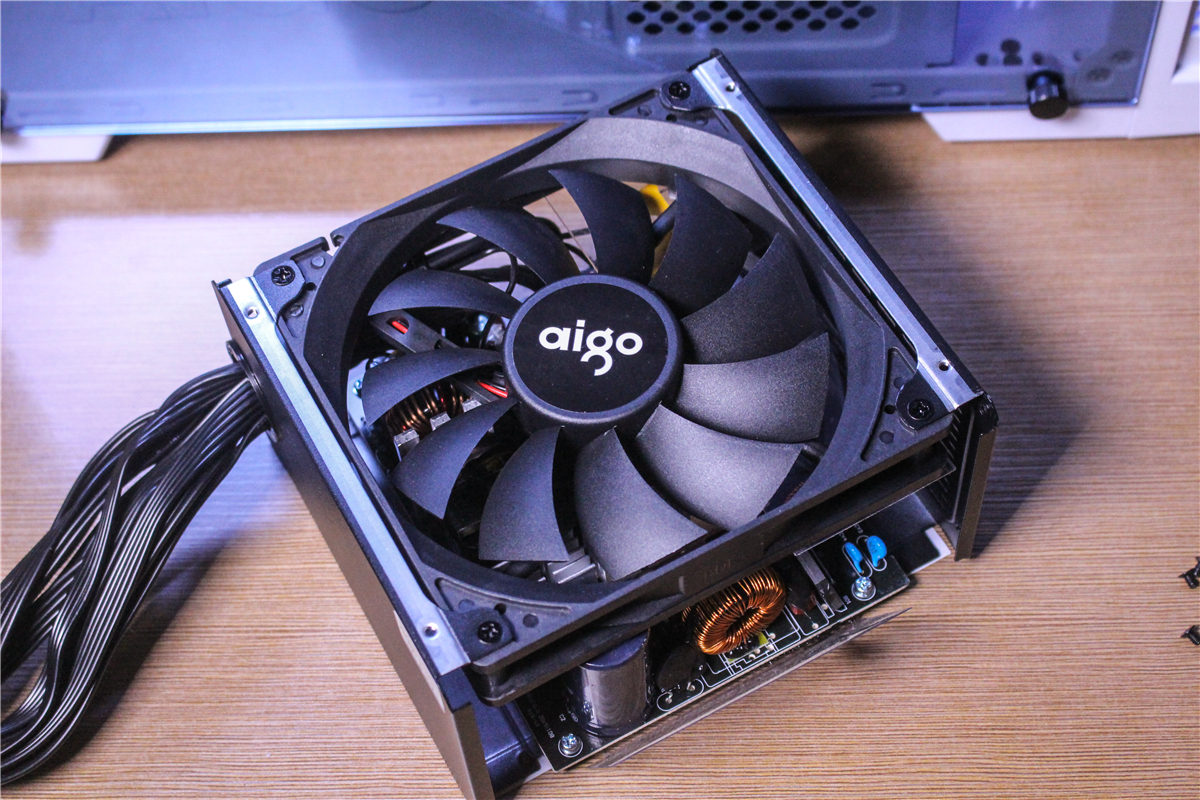 白牌的爱国者600w电源怎么样,爱国者t600电源咋样