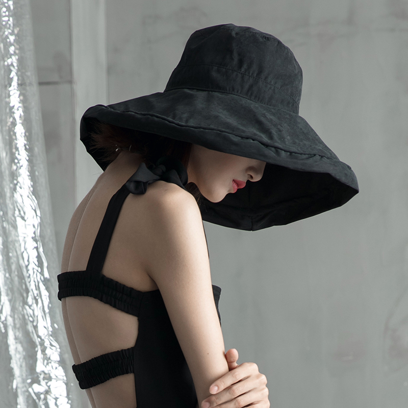 嘿！酷女孩，你的渔夫帽