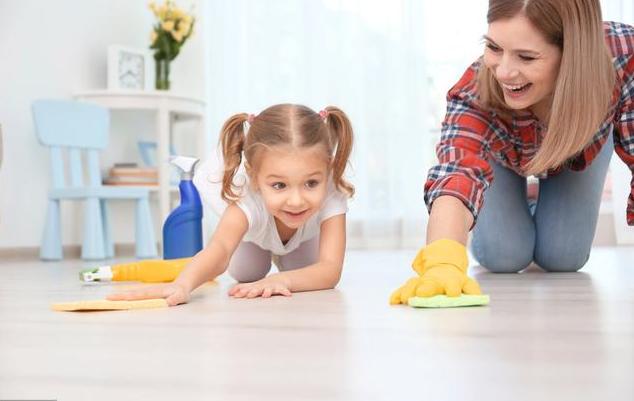 孩子玩鱼缸如何教育,青春期孩子很任性怎么办